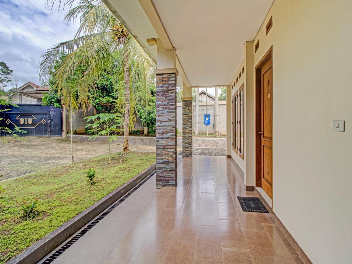 Oyo 89997 Hotel Bumi Kedaton Waterpark Bandar Lampung Exteriör bild