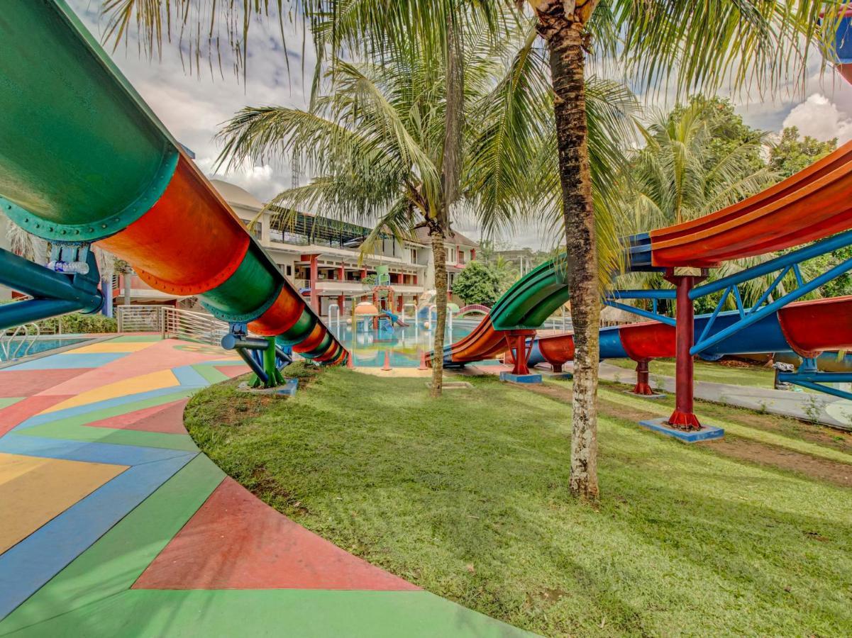 Oyo 89997 Hotel Bumi Kedaton Waterpark Bandar Lampung Exteriör bild